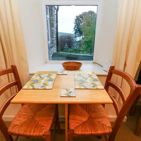 1 Sunnybank, *