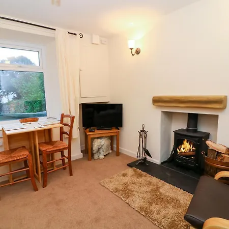 1 Sunnybank, * Ulverston